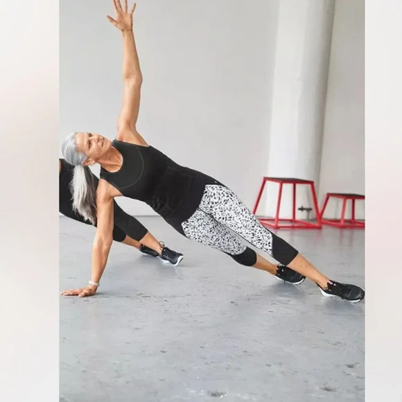 Athleta Leggings Small Black White Spotted Print Stealth TruCool 7/8 Tight - Picture 14 of 15